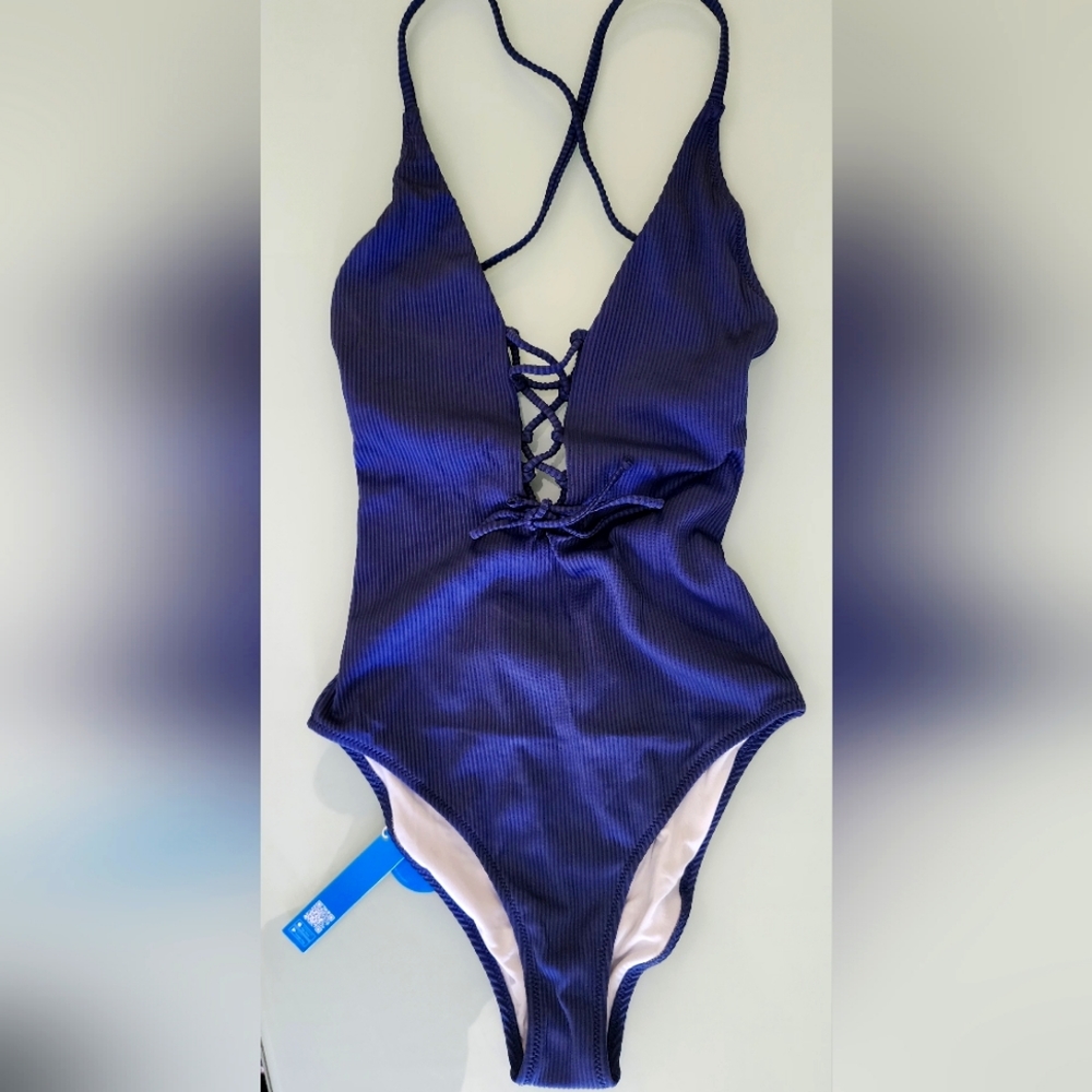 Cupshe onepiece swim blue ribbed and padded
